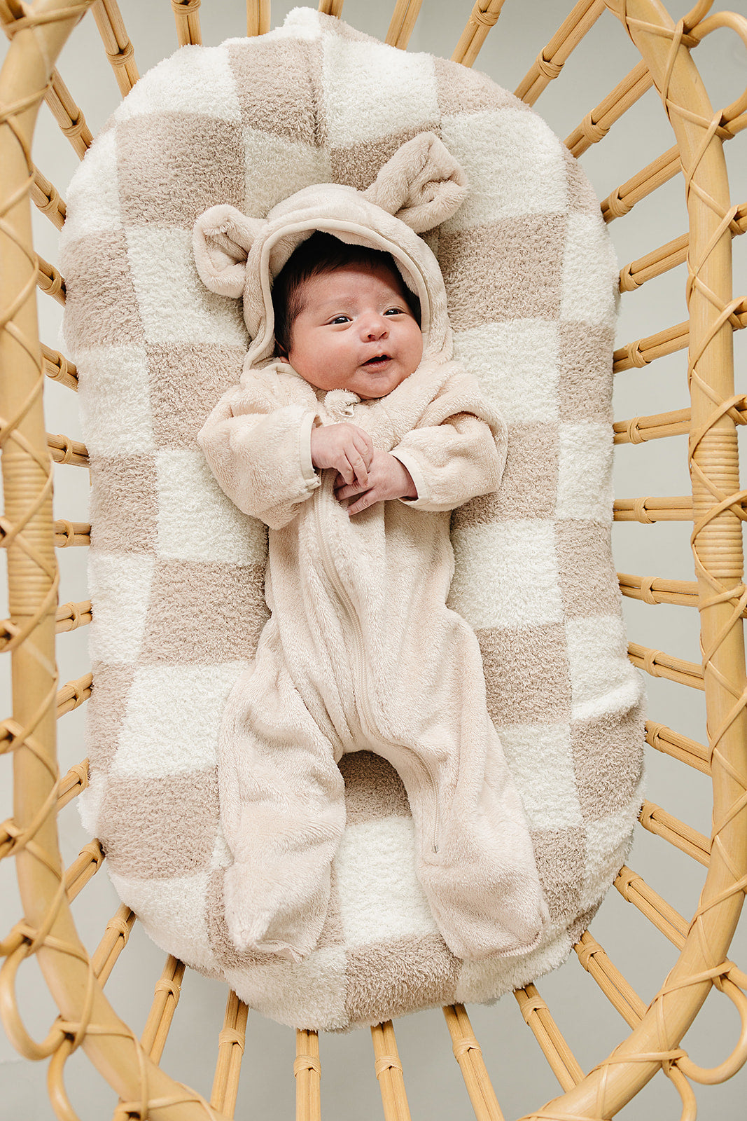 The Mebie Baby Fleece Bear Hooded Zipper combines comfort and cuteness, a favorite in onesies