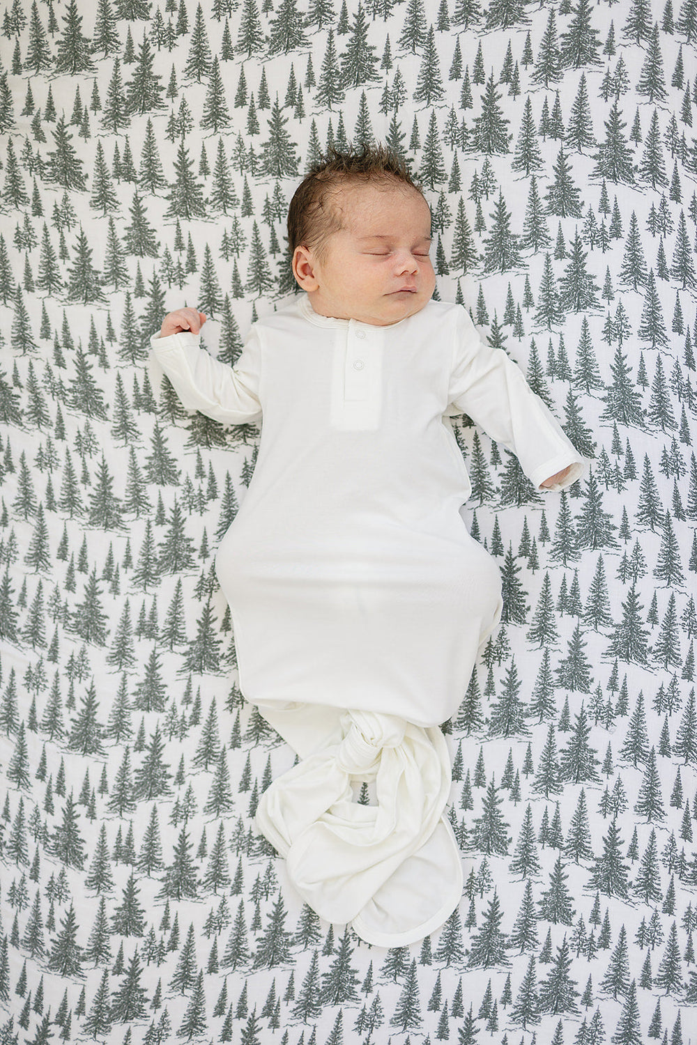 The Mebie Baby Forest Muslin Crib Sheet provides a snug fit, perfect fitted crib sheets for infants.
