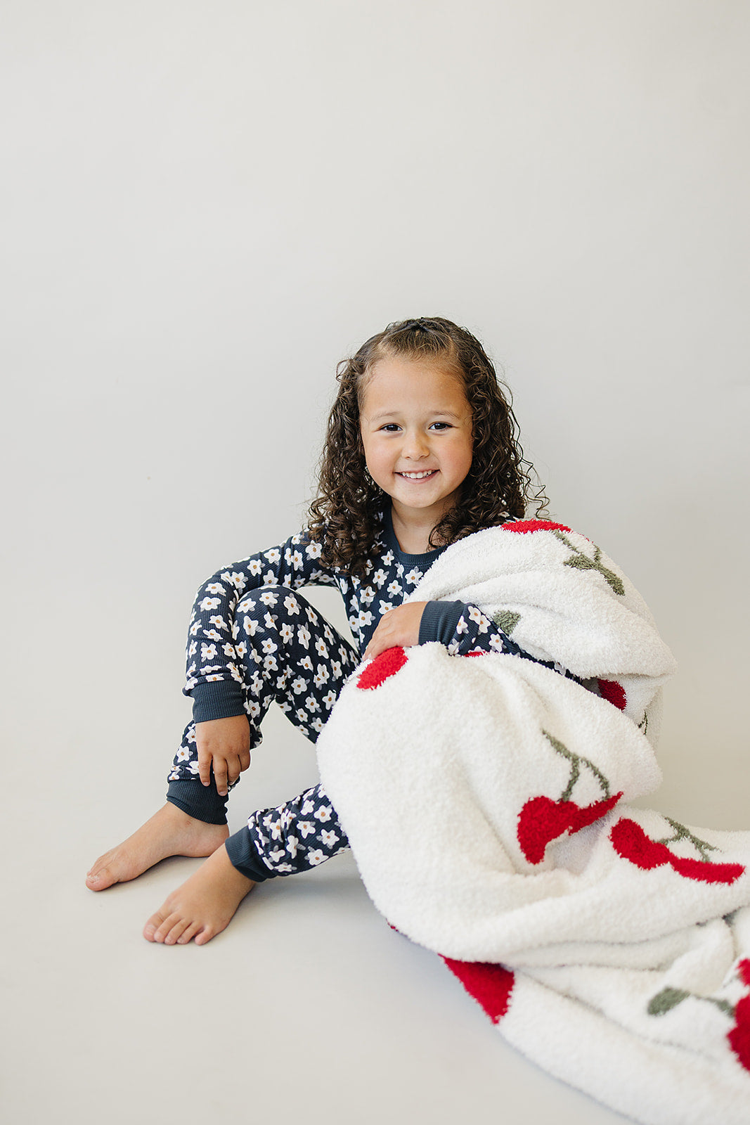 Mebie Baby Navy Daisy Ribbed Bamboo Cozy Set provides warmth and softness, perfect for organic baby clothes