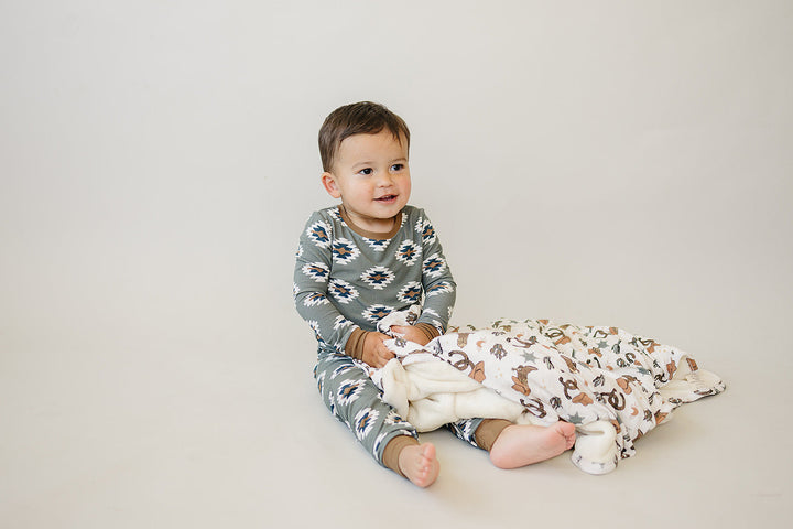 The Mebie Baby Southwest Aztec Ribbed Bamboo Cozy Set provides warmth and comfort, ideal for baby bamboo pajamas