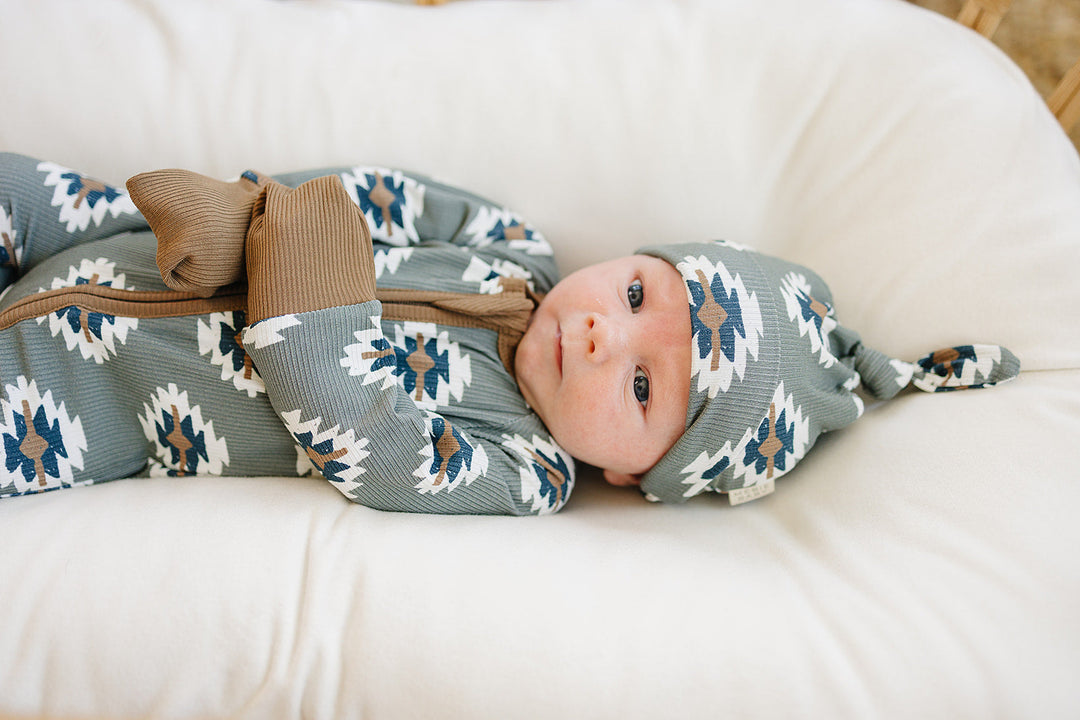 With long sleeves and flexible fabric, the Mebie Baby Southwest Aztec Ribbed Bamboo Zipper stands out as bamboo onesies