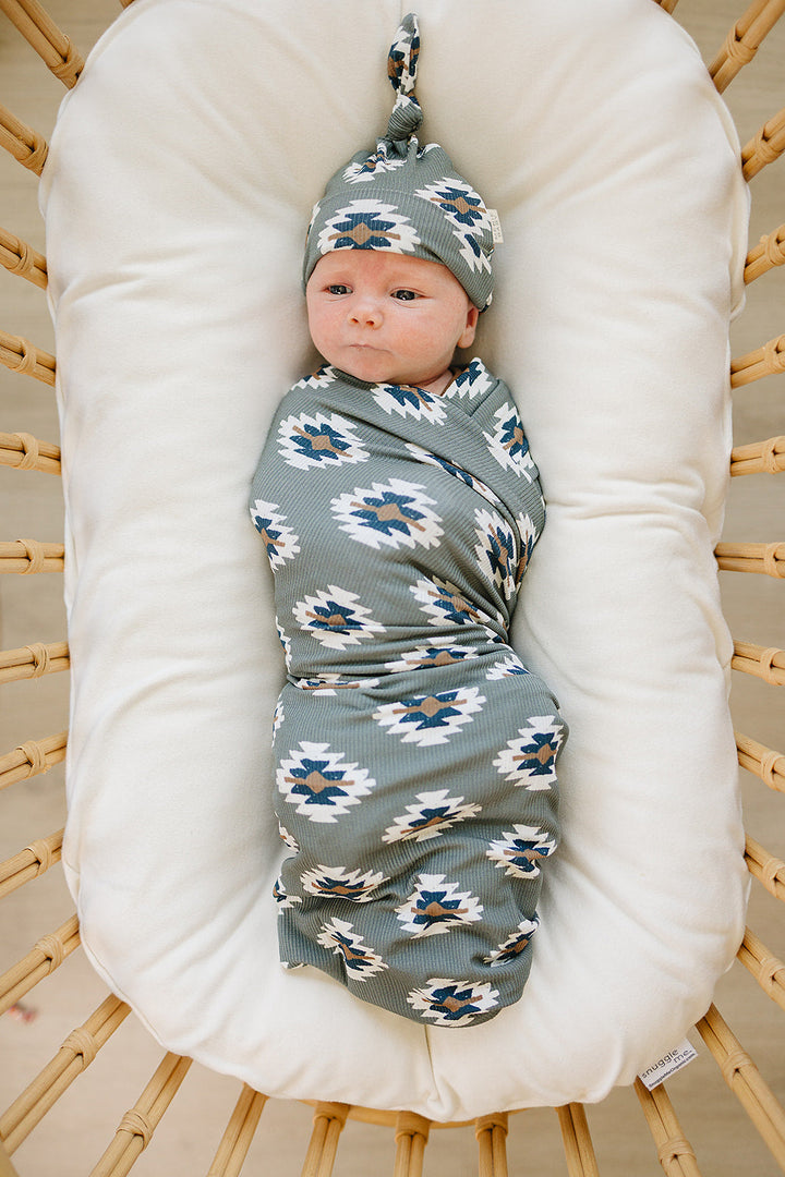 Keep your little one snug with the Mebie Baby Southwest Aztec Ribbed Bamboo Stretch Swaddle, perfect baby swaddle blankets.