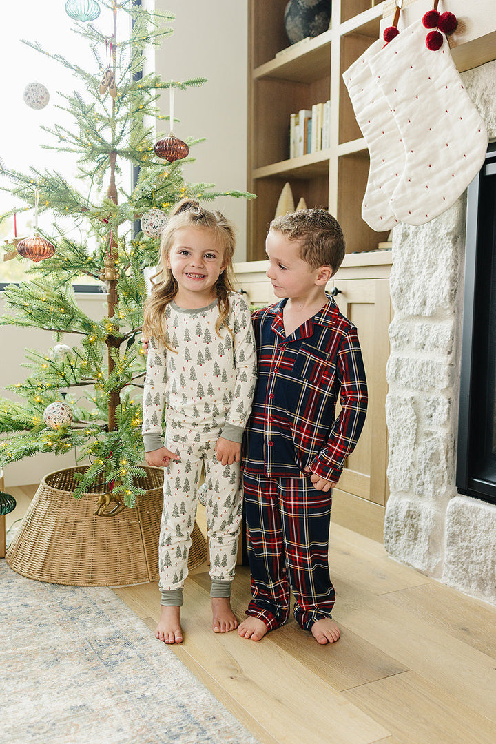 The Mebie Baby Christmas Trees Bamboo Cozy Set offers gentle softness, perfect for baby bamboo pajamas