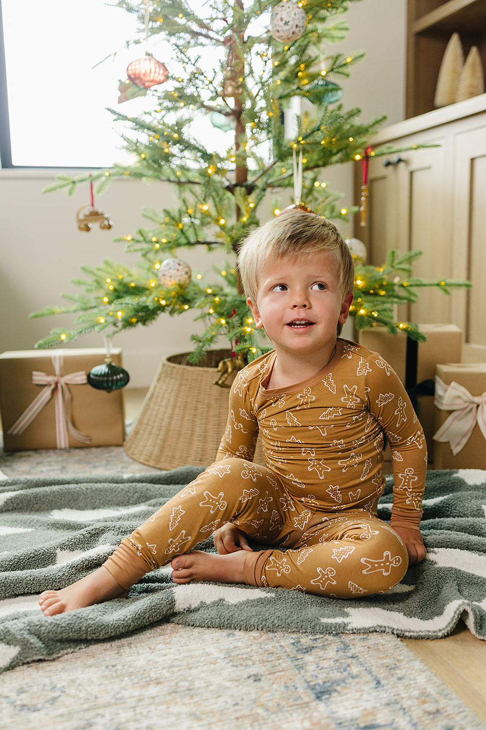 The Mebie Baby Gingerbread Bamboo Cozy Set features gentle bamboo fabric, perfect for bamboo baby pajamas