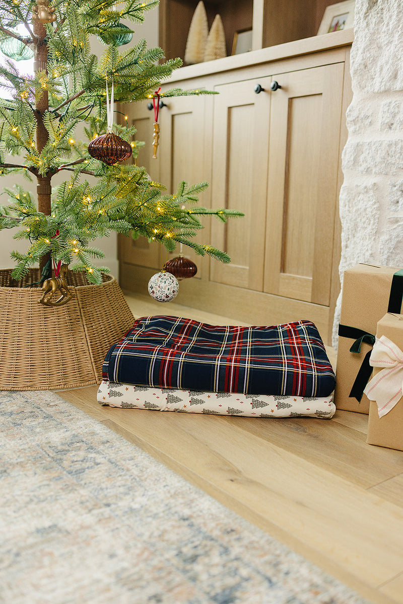 Mebie Baby Christmas Trees Bamboo Fleece Quilt makes bedtime warm and cozy, a perfect blanket for baby.