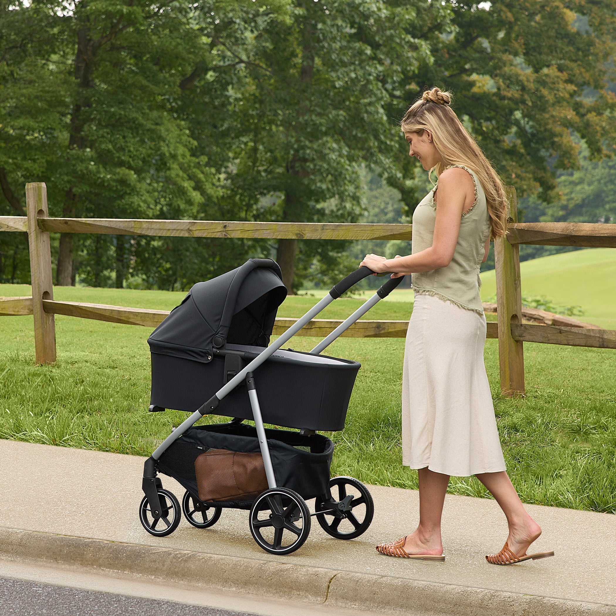 Britax Zinnia Bassinet for Brook and Grove Strollers – Hazel & Fawn