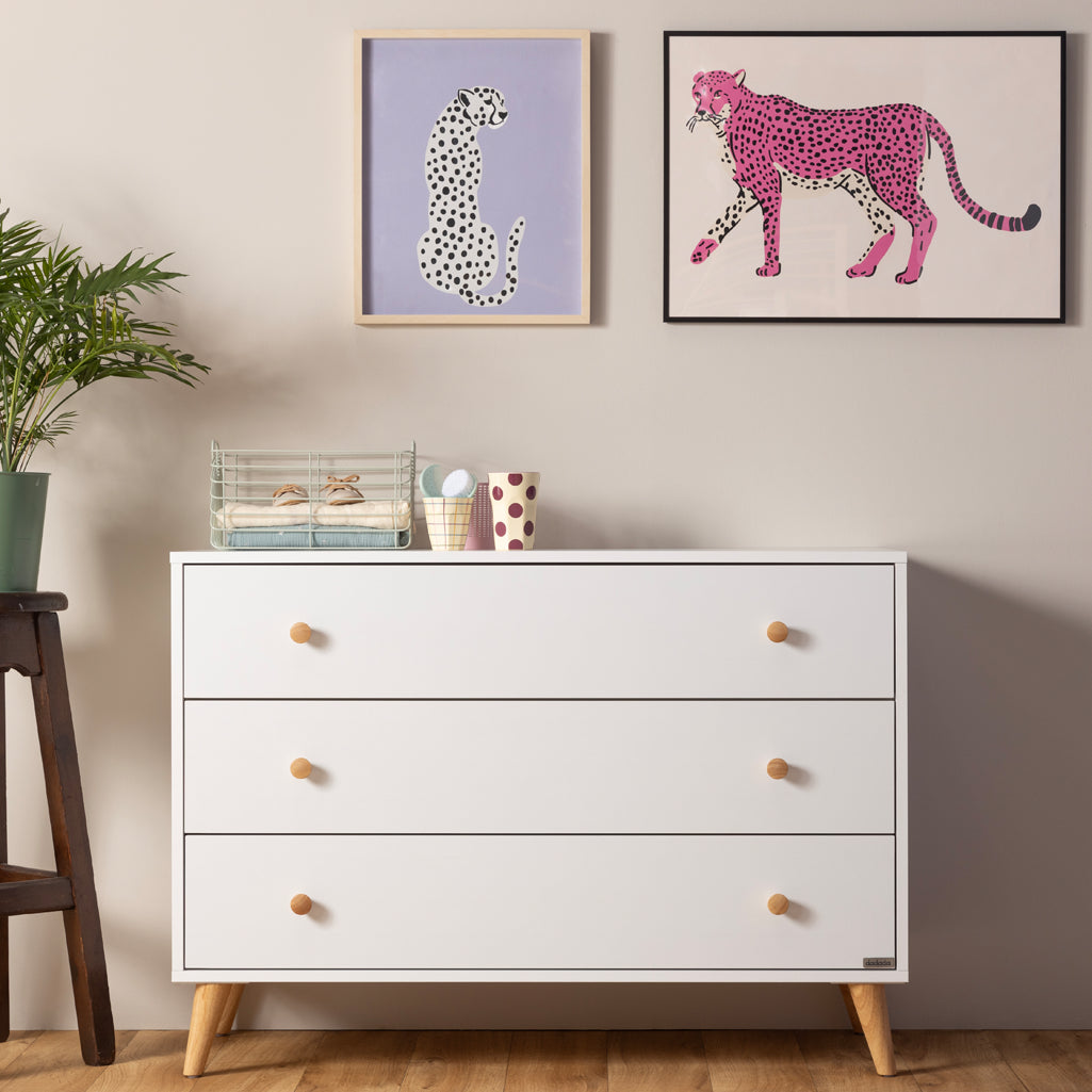 dadada White/Oak Austin 3-drawer dresser for nursery