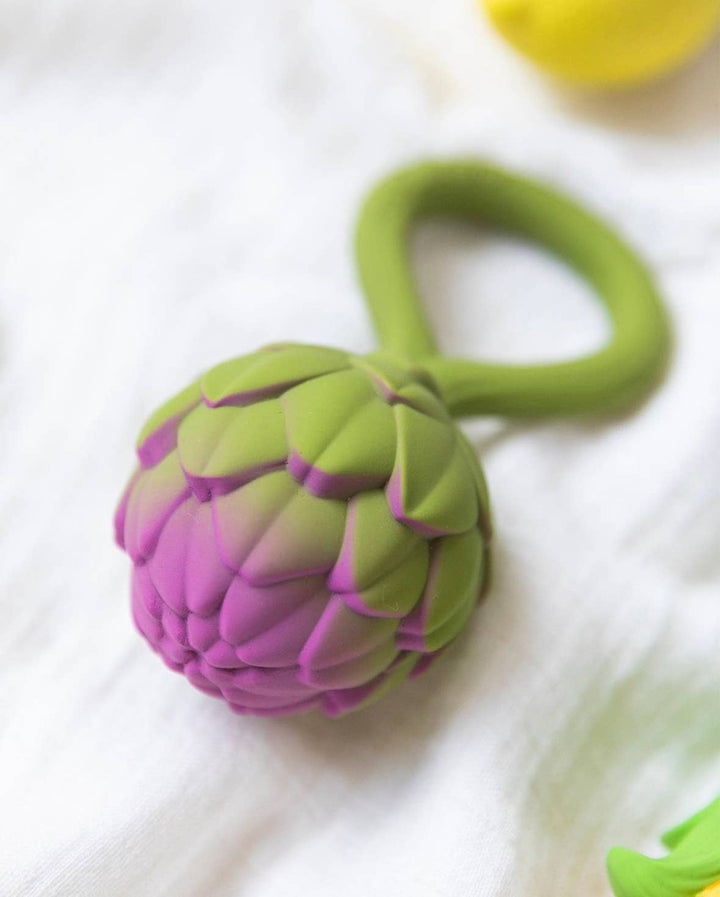 Eco-friendly infant rattle Artichoke by Oli and Carol