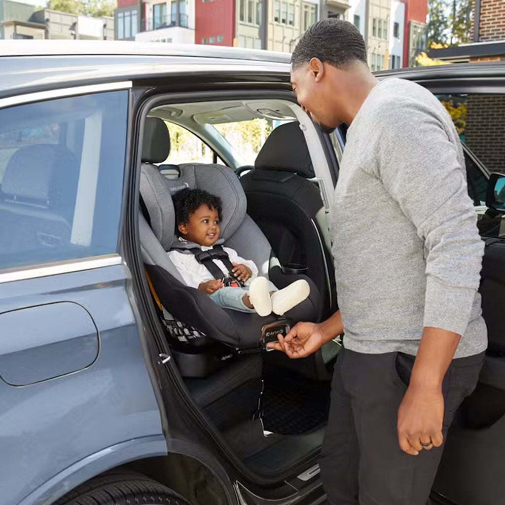 Baby Jogger City Turn Convertible Car Seat, push-button latch installation