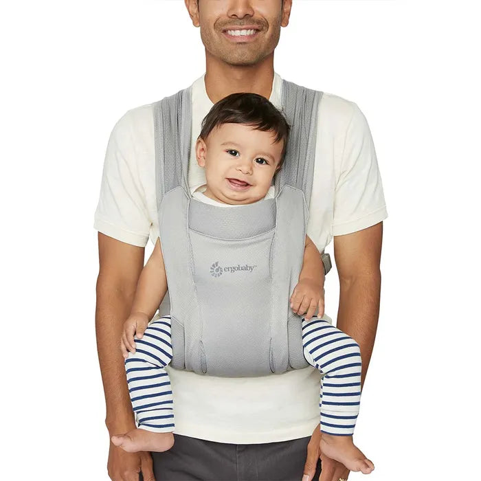 Made for hot climates, the Ergobaby Embrace Newborn Carrier in Soft Grey Air Mesh is a trusted Ergo baby carrier.