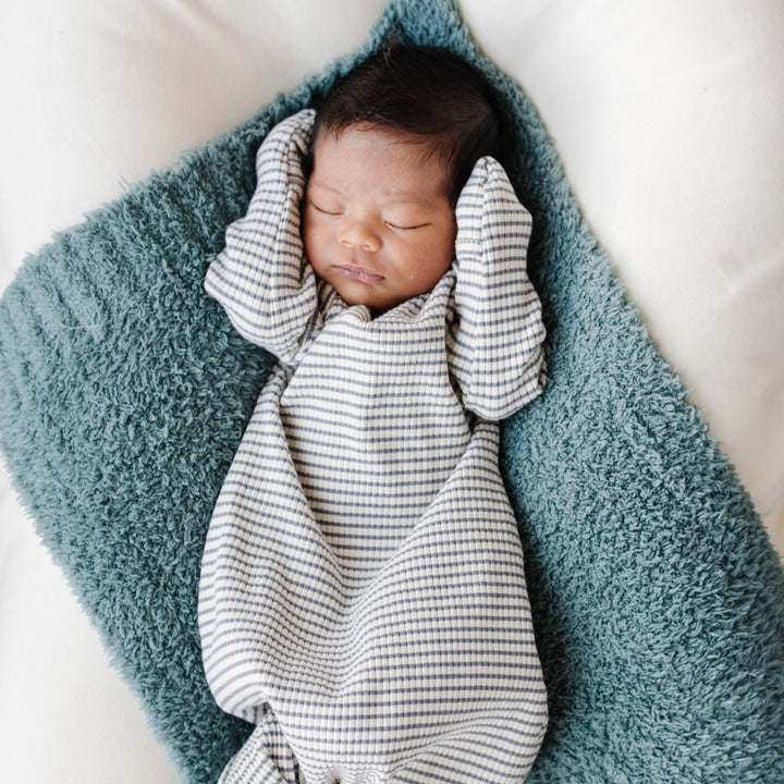 The Saranoni BAMBONI¨ Mini Blanket in Spruce keeps little ones cozy Ñ one of the best blankets for toddlers.