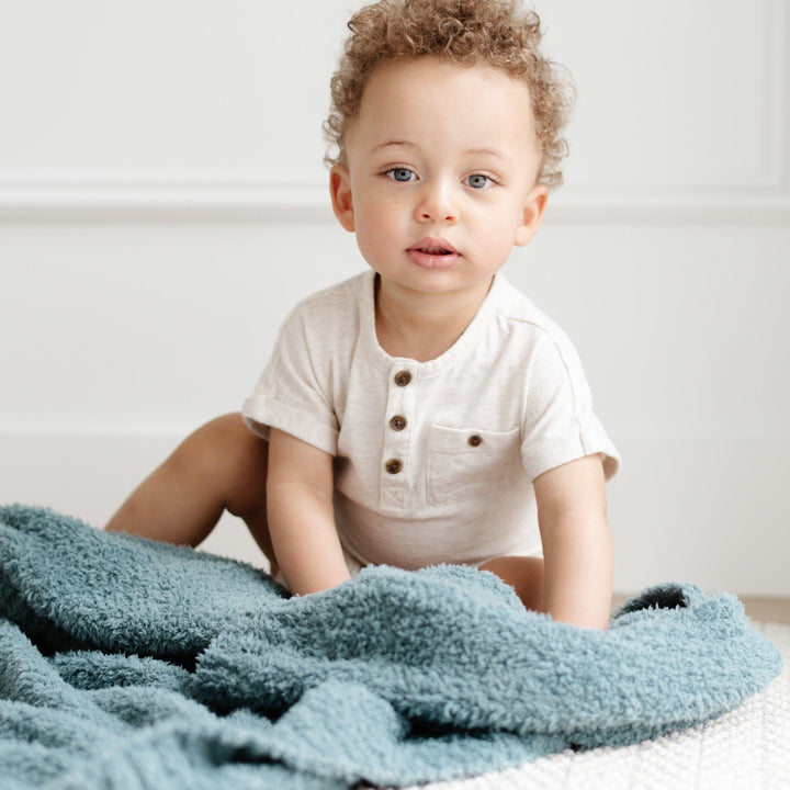 Cuddly Spruce BAMBONI¨ Toddler Blanket from Saranoni, ideal as baby blankets for toddlers.