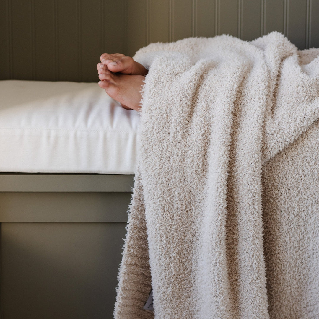 The Buttermilk BAMBONI¨ Toddler Blanket by Saranoni delivers style and comfort, a best blanket for toddler.