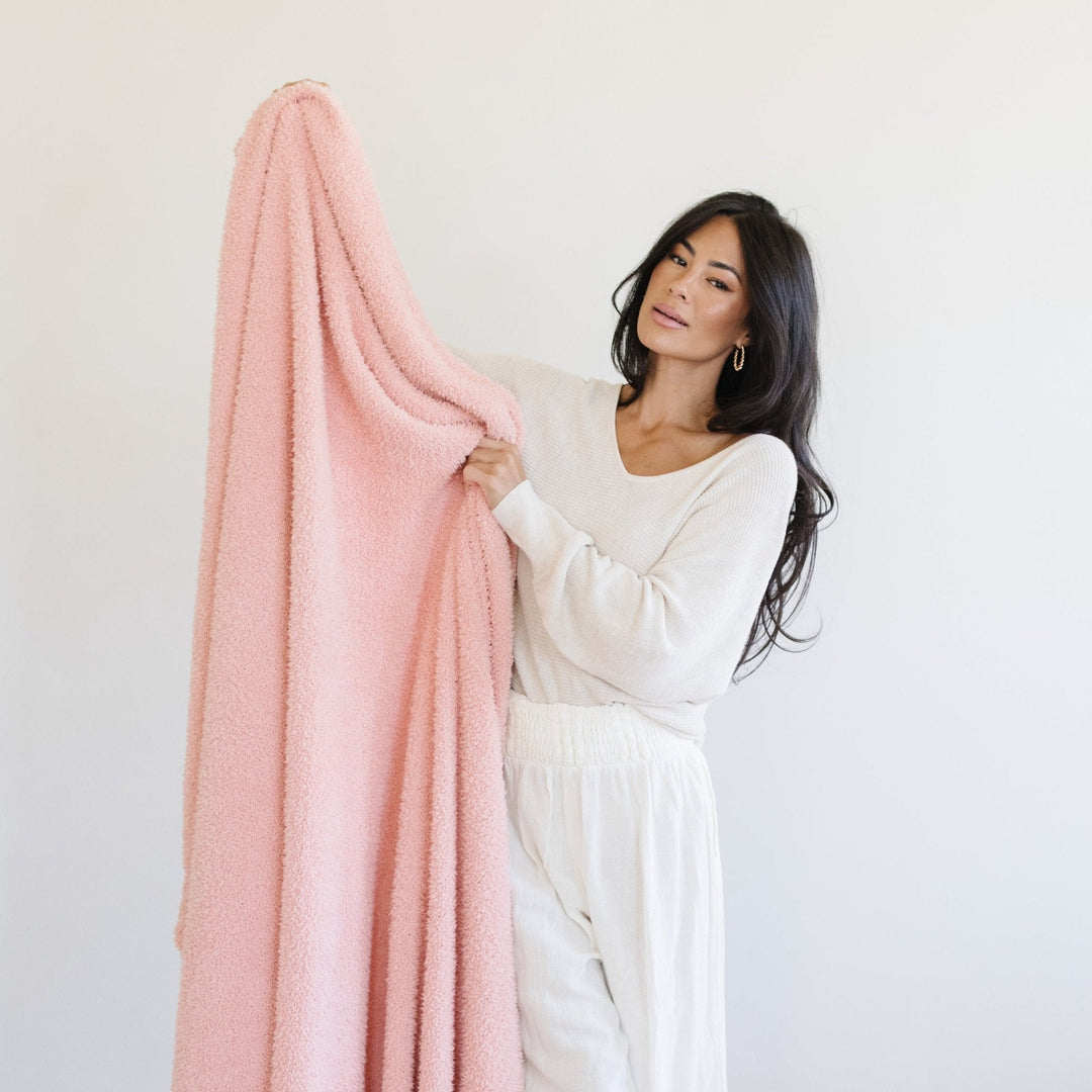 Saranoni BAMBONI¨ Toddler Blanket in Peach, soft and plush, ideal among soft baby blankets.