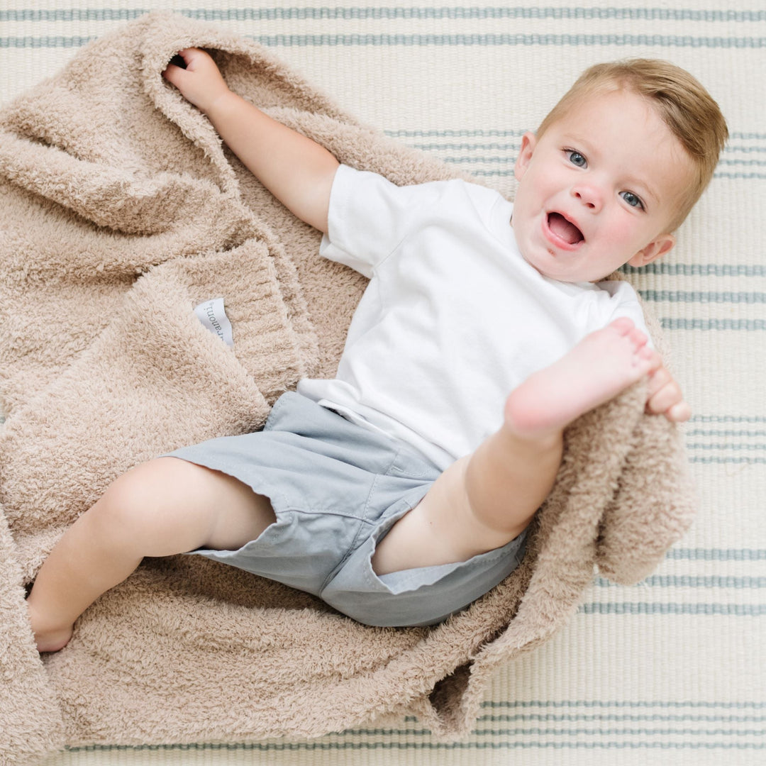 The Birch Saranoni BAMBONI¨ Toddler Blanket keeps toddlers snug and warm, a best blanket for toddler.