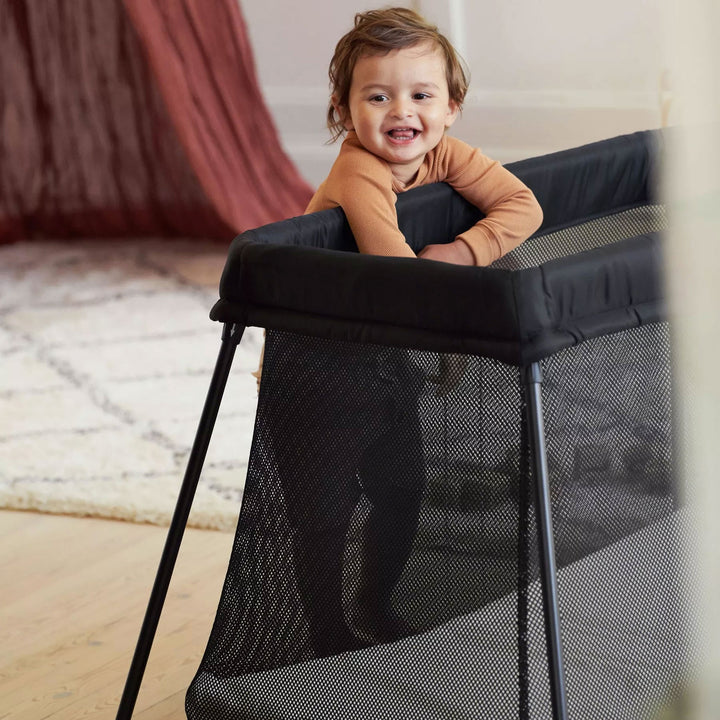 BabyBjorn lightweight portable crib in black
