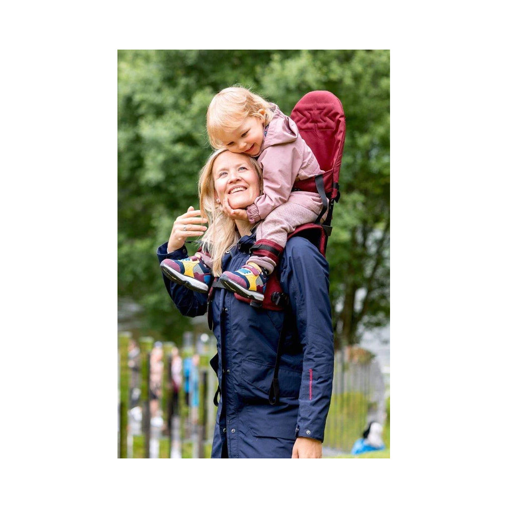 Comfy burgundy shoulder carrier
