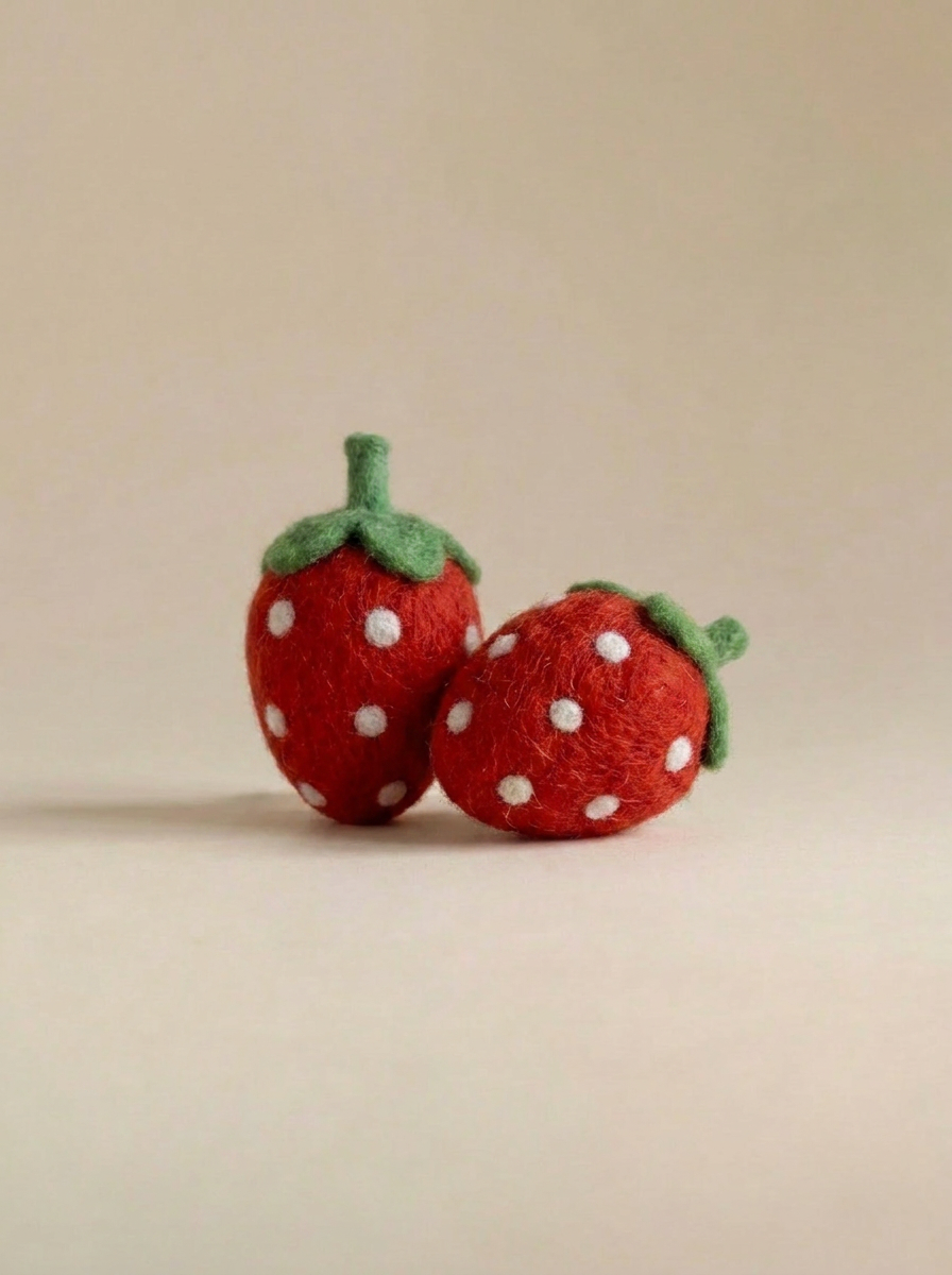 Felt Strawberry play food by Kaddu, perfect Waldorf-inspired pretend food