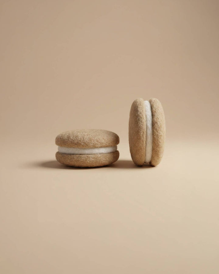 Felt Macarons play food by Kaddu in pastel colors, ideal Montessori tea sets