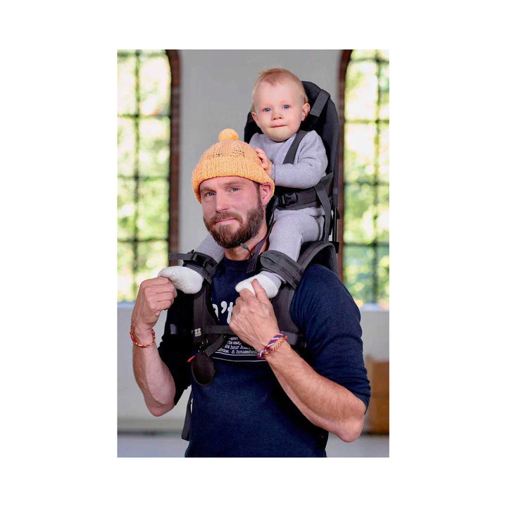 Shoulder carrier