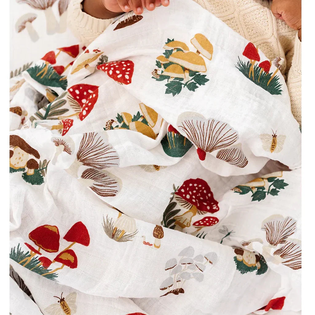 best newborn swaddles by Clementine Kids Mushroom muslin blankets