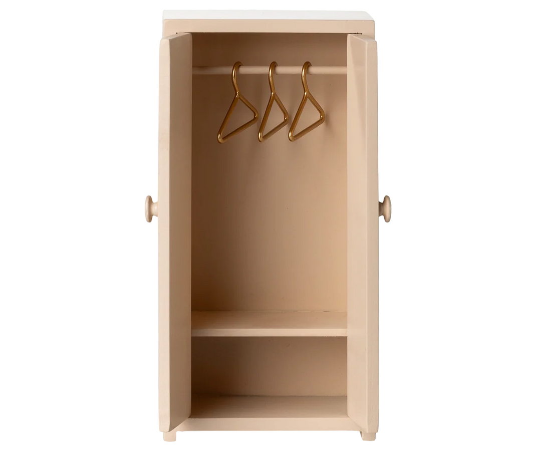 Mouse Closet