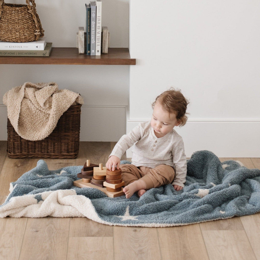 Saranoni Double-Layer BAMBONI¨ Toddler Blankets in Nightfall provides plush softness as best baby blanket.