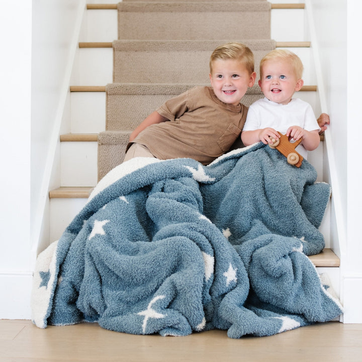 Saranoni Double-Layer BAMBONI¨ Toddler Blankets in Nightfall delivers luxe comfort for a toddler blanket.