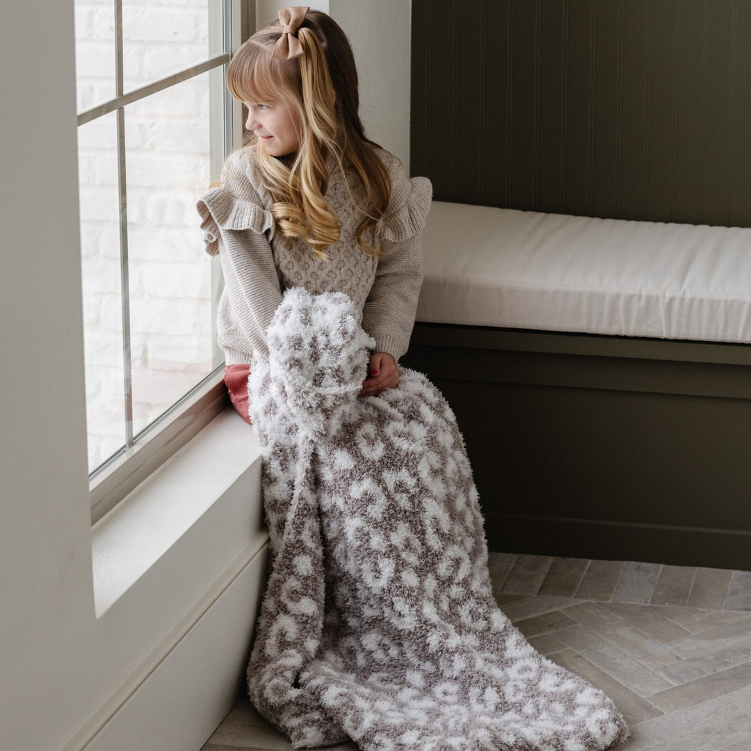In Gray Leopard, the Saranoni Double-Layer BAMBONI¨ Toddler Blankets deliver maximum plush as soft baby blankets.