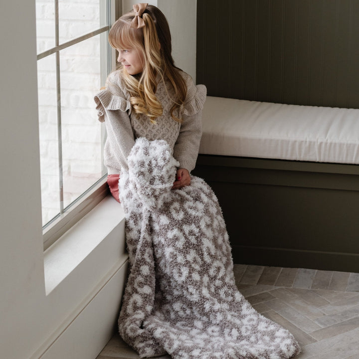 In Gray Leopard, the Saranoni Double-Layer BAMBONI¨ Toddler Blankets deliver maximum plush as soft baby blankets.