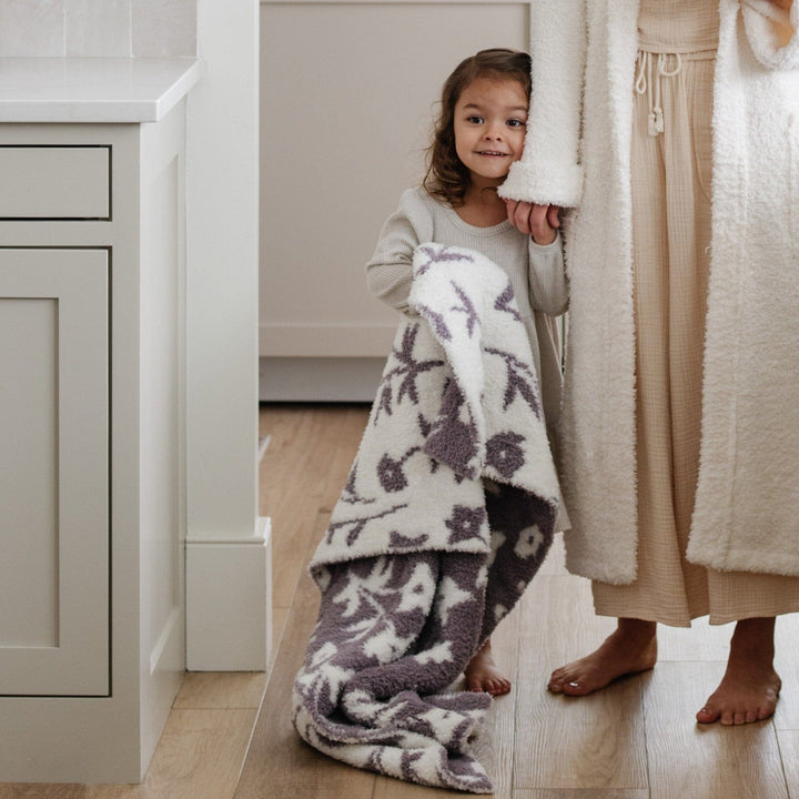 Luxurious Saranoni Double-Layer BAMBONI¨ Toddler Blankets in Pansy makes a perfect baby boy blankets gift.