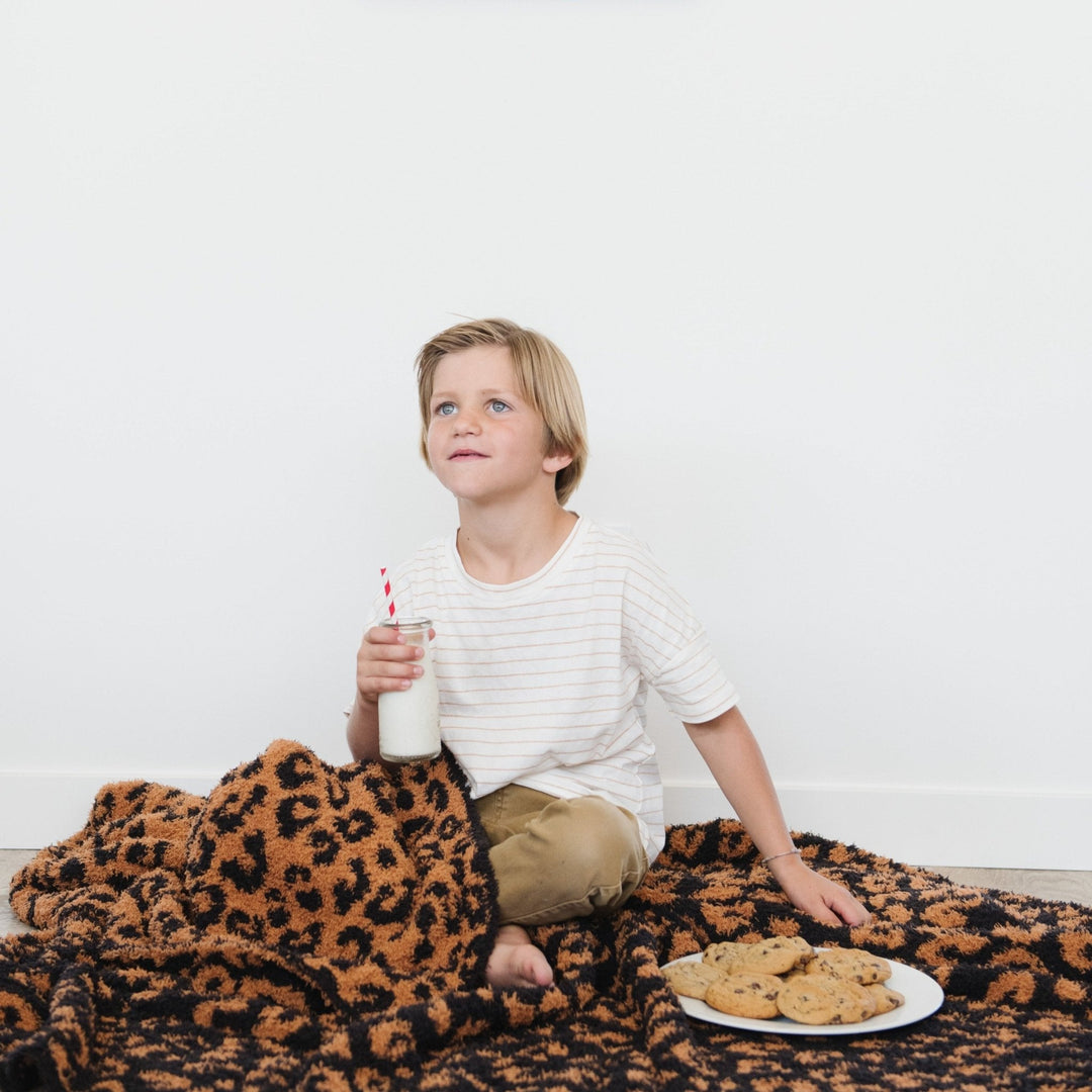 Classic Leopard Saranoni Double-Layer BAMBONI¨ Toddler Blankets provides ultimate plush comfort toddler blanket buyers want.