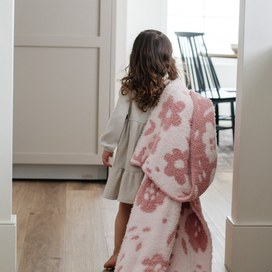 Petal Saranoni Double-Layer BAMBONI¨ Toddler Blankets look premium as baby girl blankets.