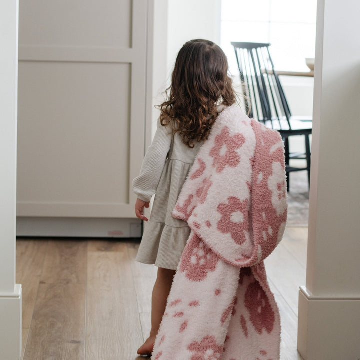 Petal Saranoni Double-Layer BAMBONI¨ Toddler Blankets look premium as baby girl blankets.
