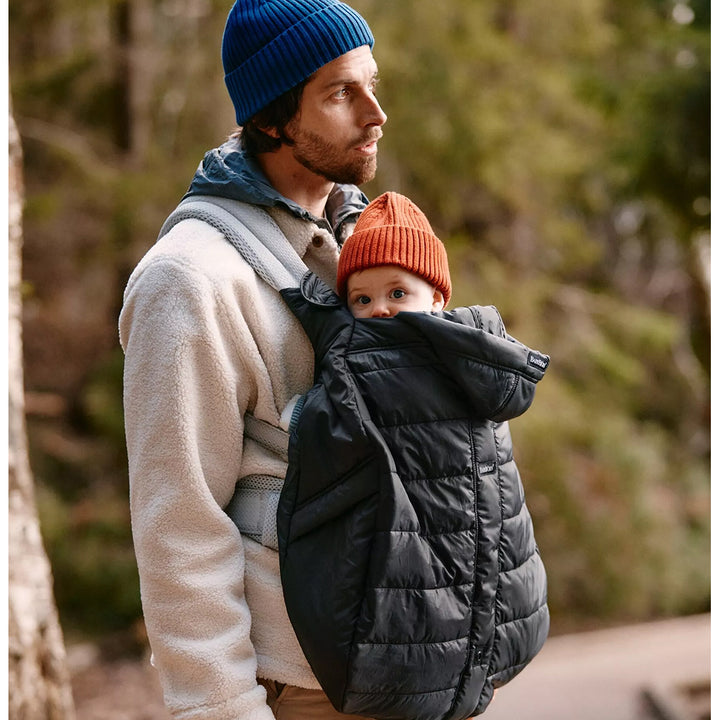 Winter cover by Babybjorn in use