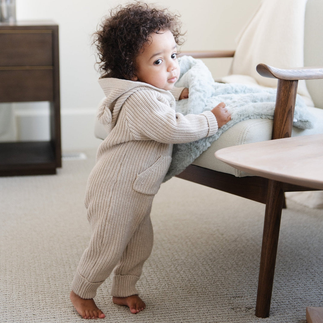 The Saranoni Dream Mini Blanket in Sweet Mint brings timeless texture and softness, ideal for modern baby girl blankets.