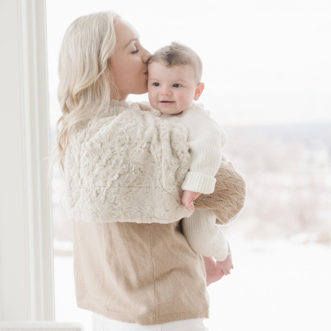 Made for soothing moments, the Saranoni Dream Mini Blanket in Oat is cherished as one of the best baby blankets.