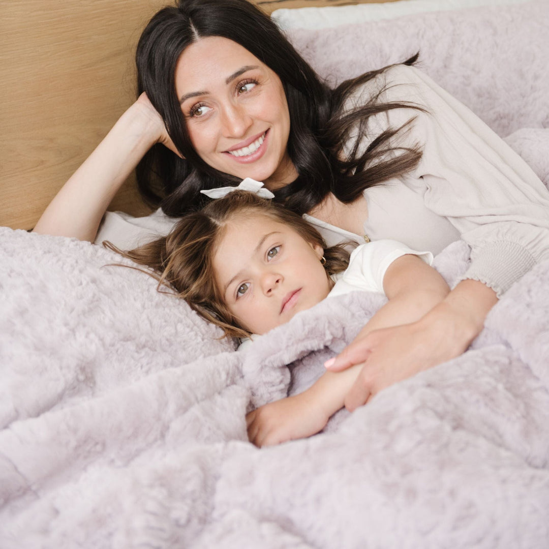 The Saranoni Dream Toddler Blanket in Lilac keeps your child warm and cozy, the perfect choice for baby boy blankets.