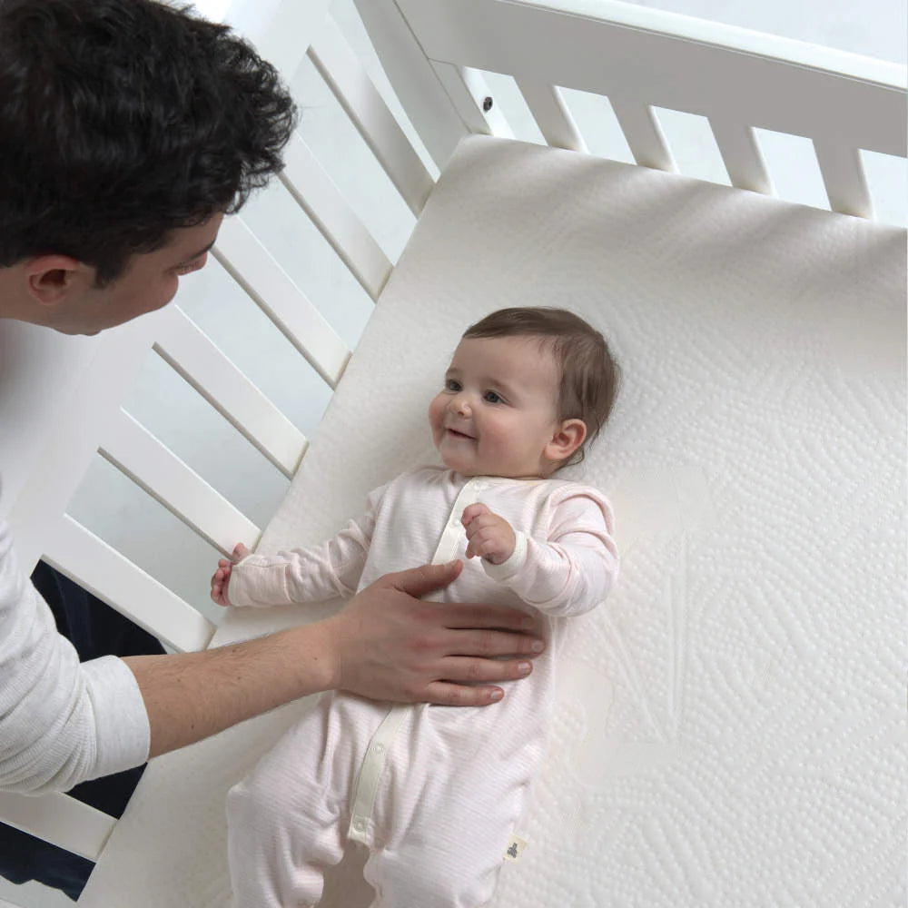 Open Box Edison Child Protective Fitted Crib Sheet