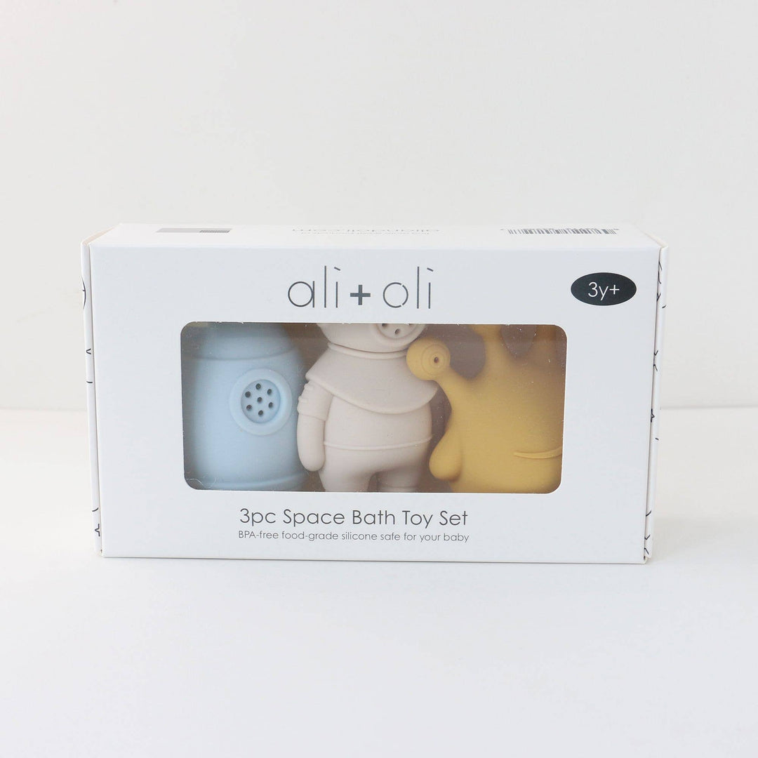 Ali+Oli Bath Toy Set in Space retail packaging
