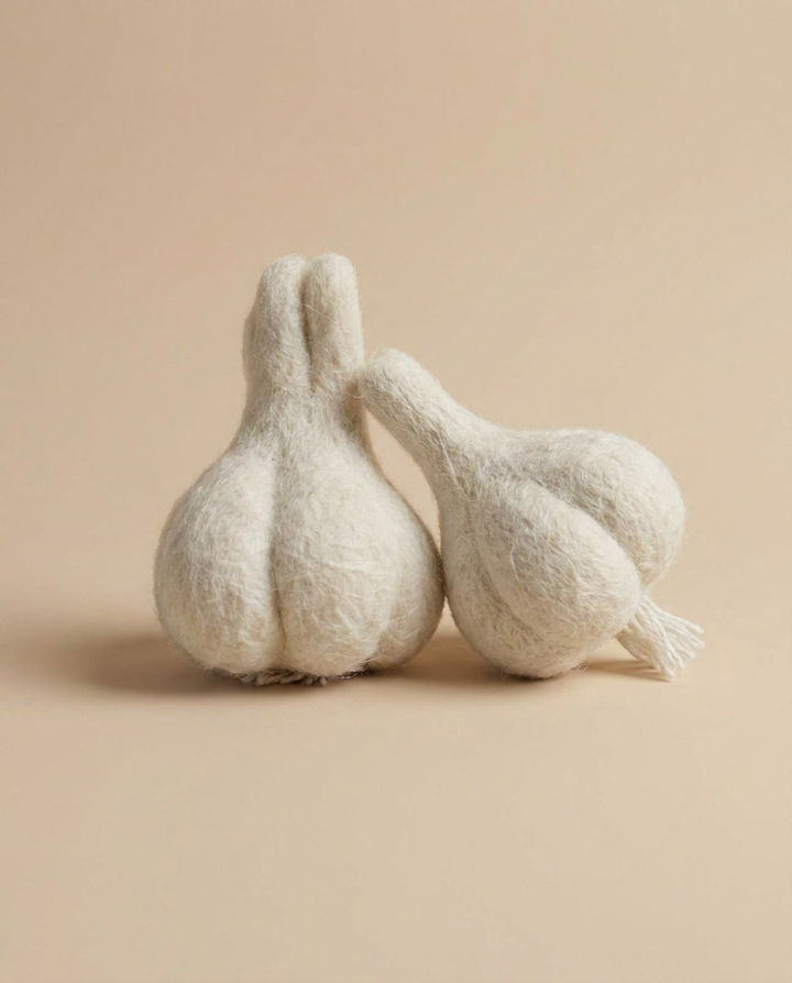 Felt Garlic play food by Kaddu, ideal Montessori pretend cooking toy