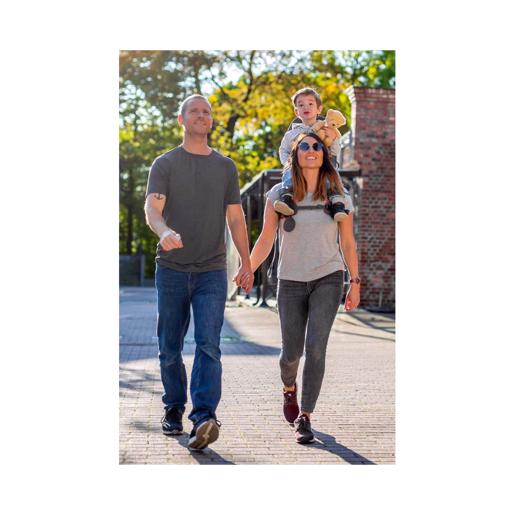 Shoulder carrier