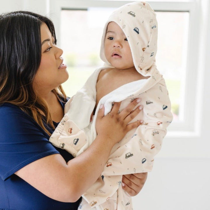 Bring fun to bath time with Saranoni Hooded Towels in Cars, a kids hooded towel toddlers love.