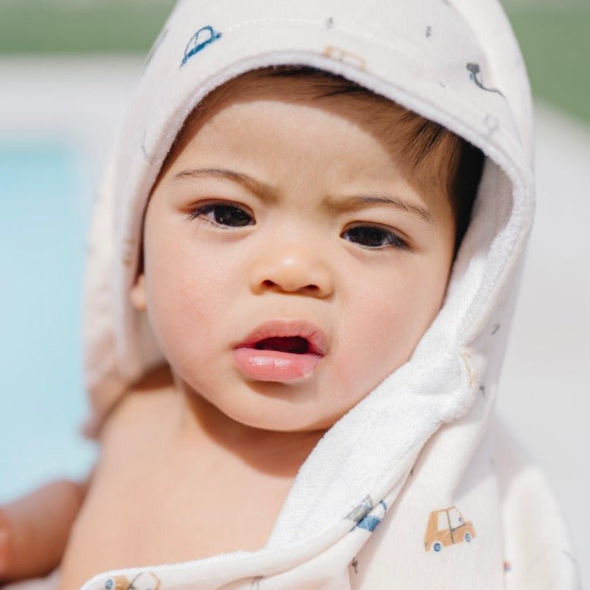 Cuddles are easy with Saranoni Hooded Towels in Cars, soft baby towels for everyday use.