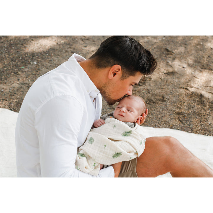 House of Elia organic cotton muslin swaddle blanket in fern, soft and breathable baby bedding