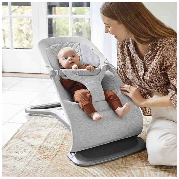 best baby bouncer, ergobaby evolve bouncer in light grey