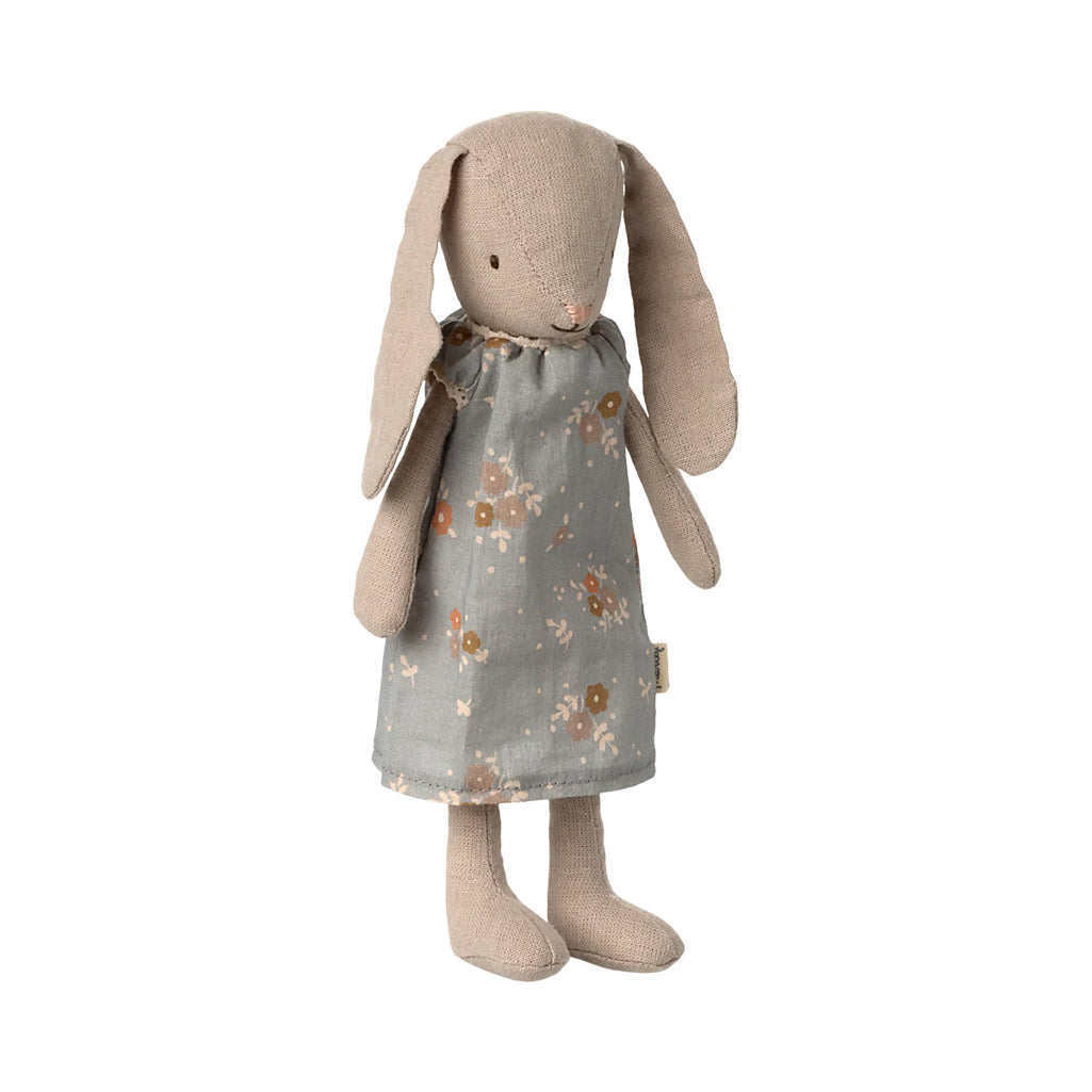 Add to your maileg dollhouse collection with this Bunny in a classic dress!