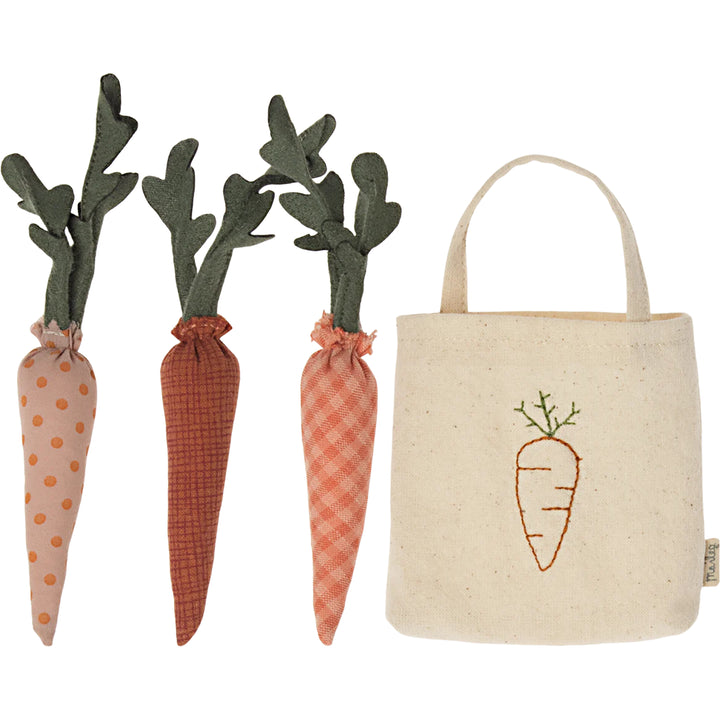 maileg mouse miniature carrots in grocery bag 