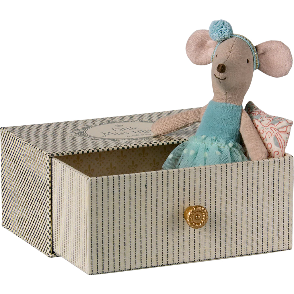 little sister maileg mouse in daybed box 
