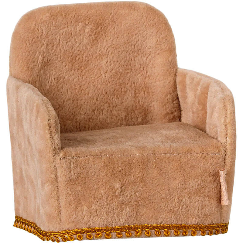 Soft powder pink Maileg Mouse Folding Chair adds charm to any Maileg mouse house setup with cute dollhouse furniture style.